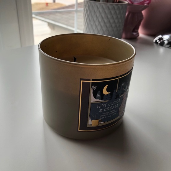 Hot Cocoa and Cream Candle - Picture 6 of 7